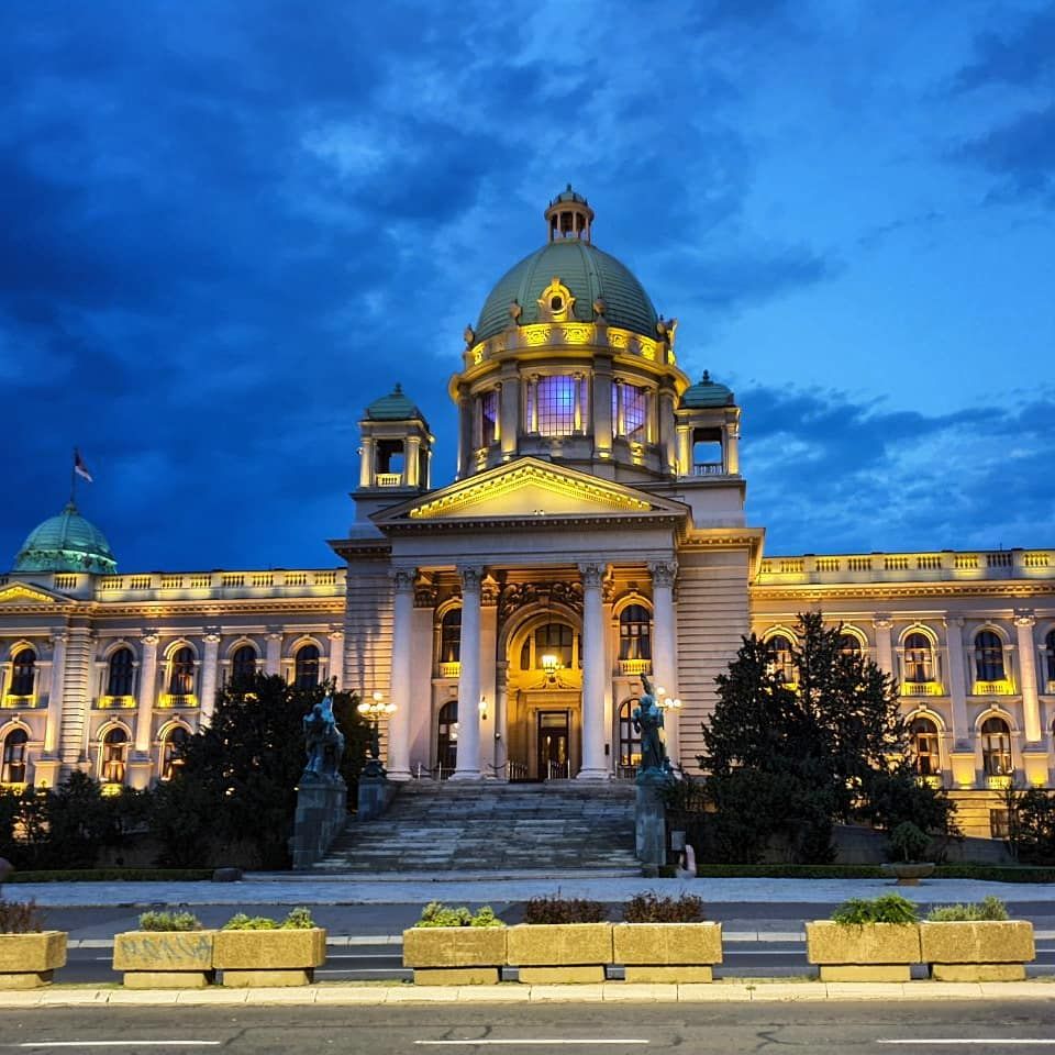 El Parlamento de Serbia, Fuente: @putujsrbijom, Instagram