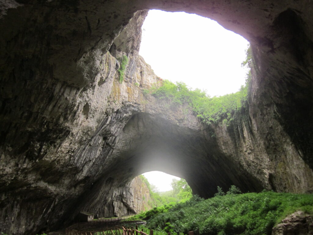 Las cuevas más bonitas en Bulgaria