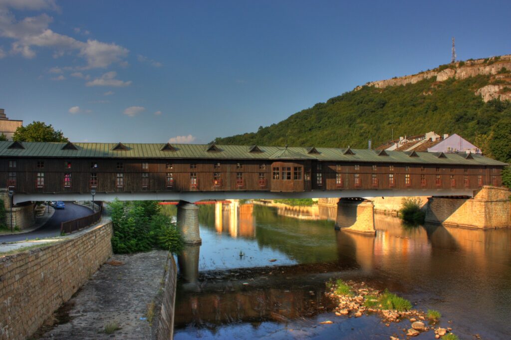 El Puente cubierto de Lovech, Fuente: Wikipedia